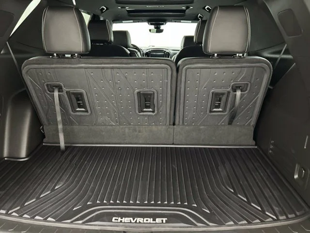 Used 2022 White Chevrolet Premier image 31