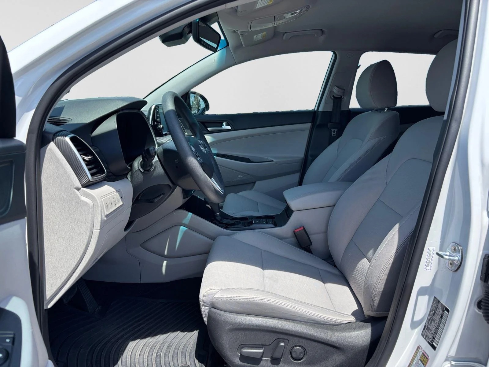 Used 2019 Dazzling White Hyundai Sport image 10