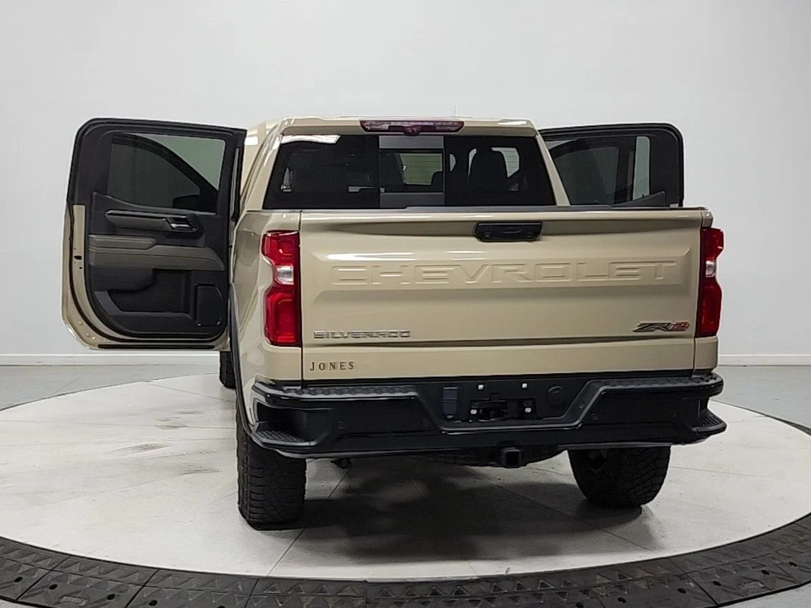 Used 2023  Chevrolet ZR2 image 14