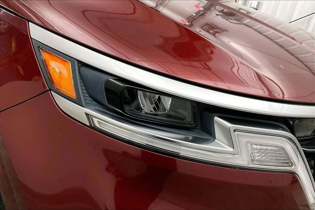 Certified Used 2022 Red Kia LXS image 34