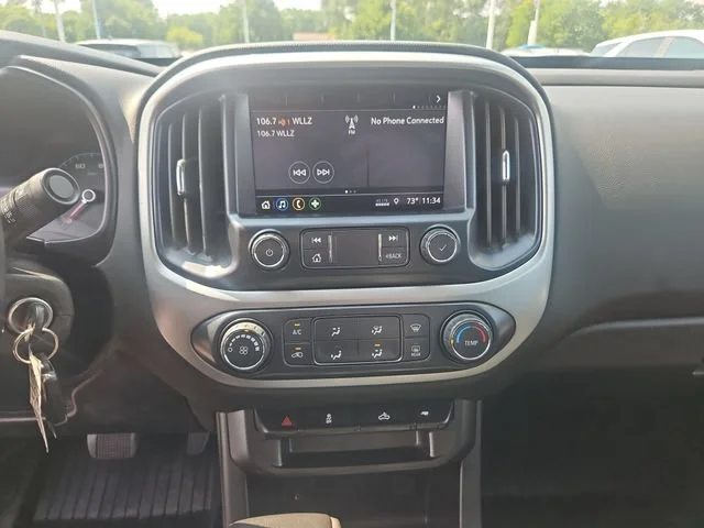 Used 2019 SUMMIT WHITE Chevrolet 4WD LT image 19