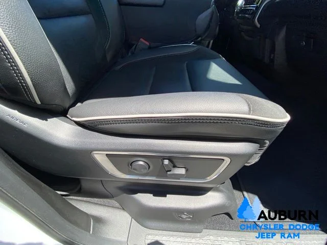 Used 2025 White Ram Laramie image 14