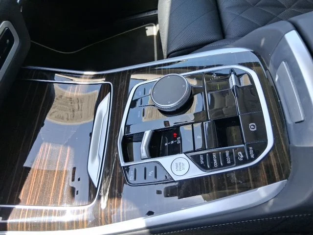 Used 2023 White BMW xDrive40i image 12