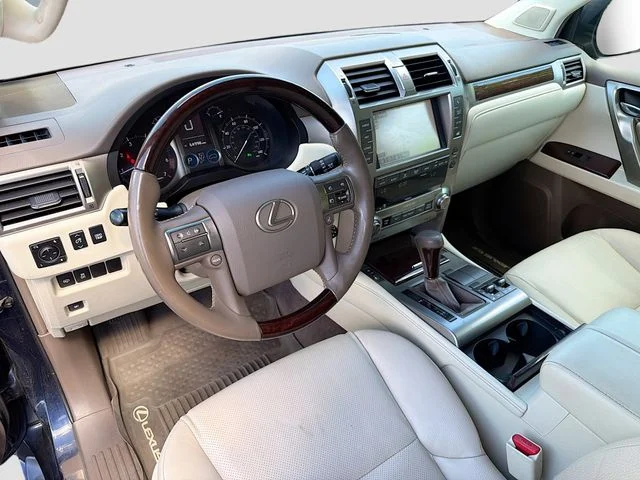 Used 2019  Lexus 460 image 9