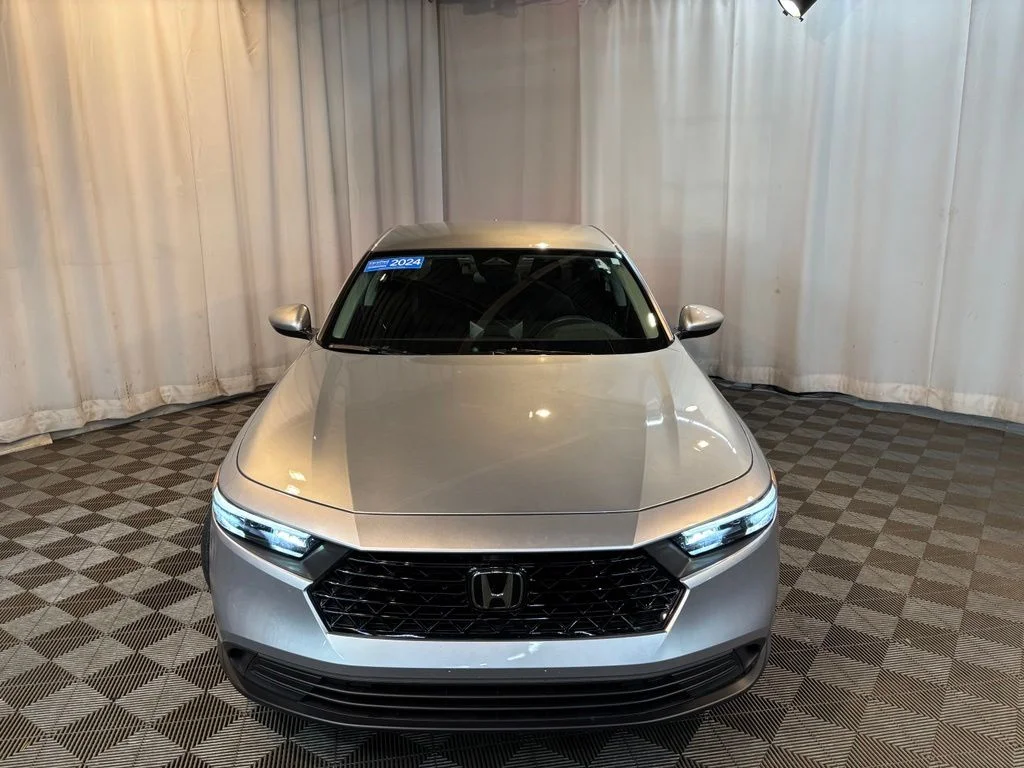 Certified Used 2024 Solar Silver Metallic Honda 1.5T LX image 2