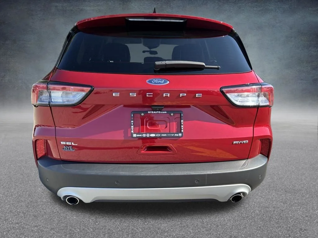 Used 2022 Red Ford SEL image 4