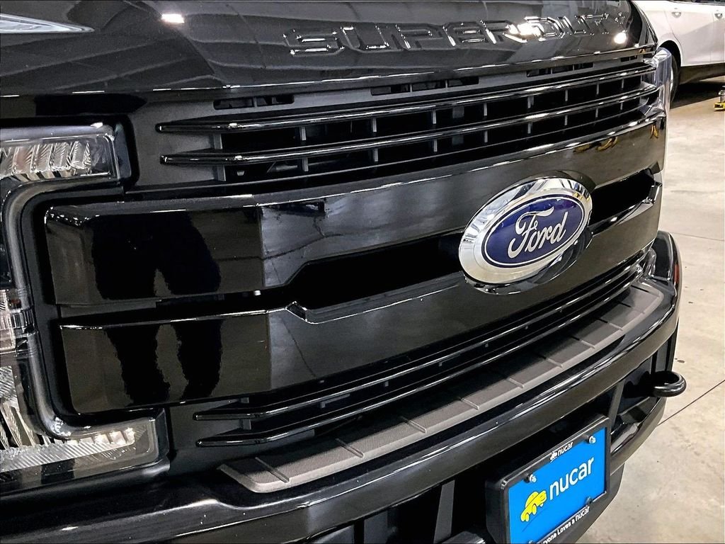 Used 2019 Black Ford Lariat image 33