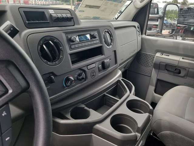 New 2027 Oxford White Ford Base image 14