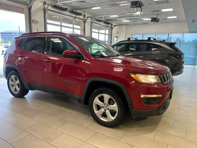 Used 2017 Red Jeep Latitude image 2