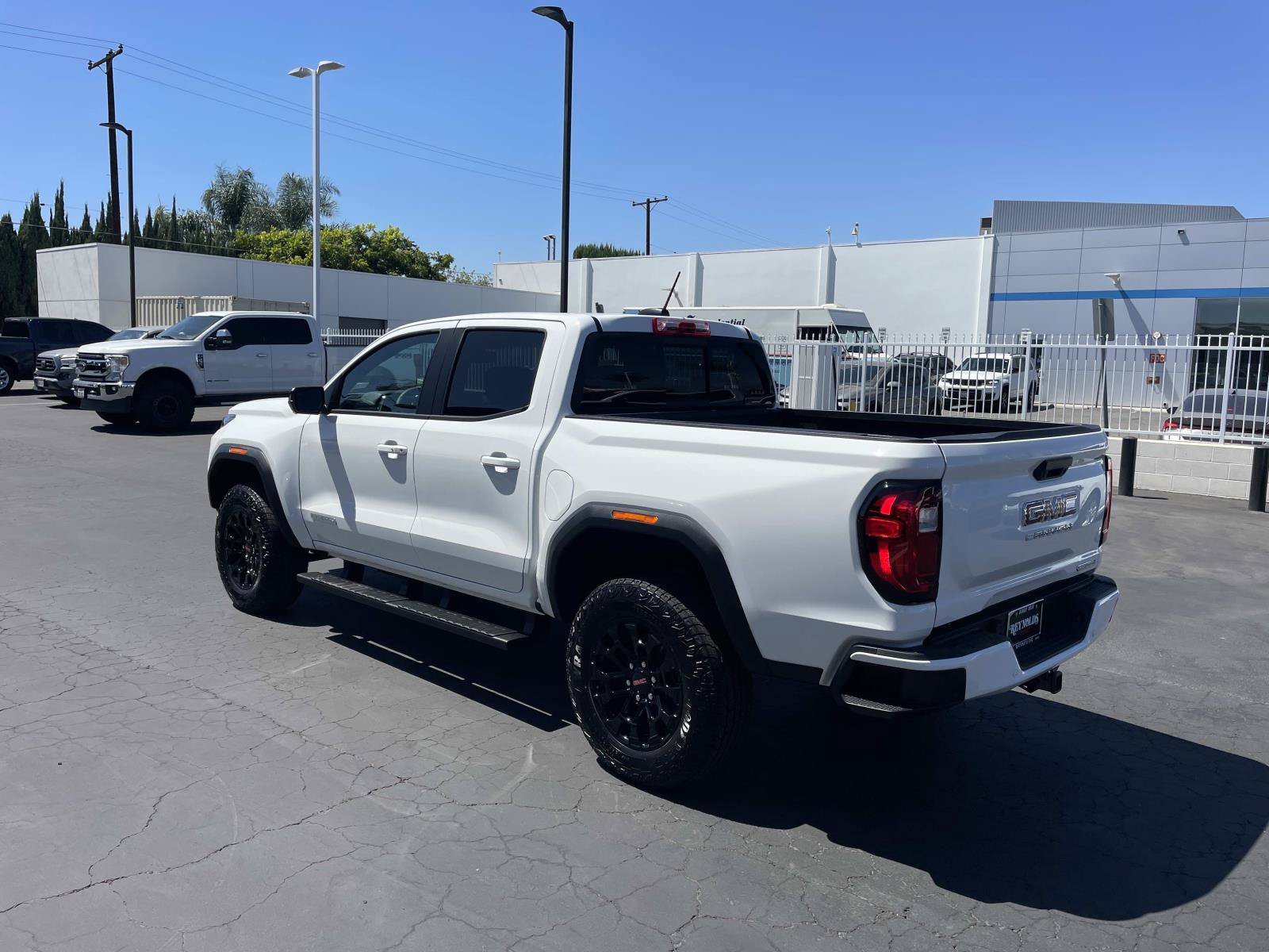 New 2026 Summit White GMC Elevation image 7