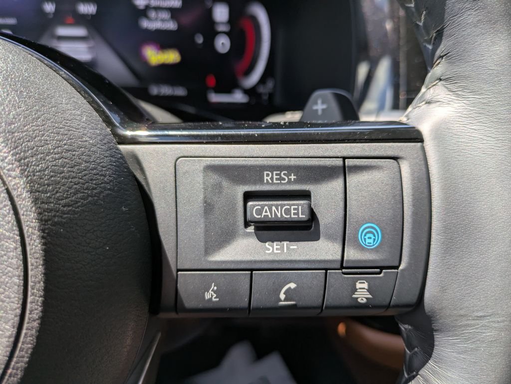 Used 2024 Black Nissan Platinum image 26
