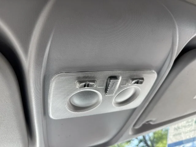 Used 2022 White Ram Base image 32