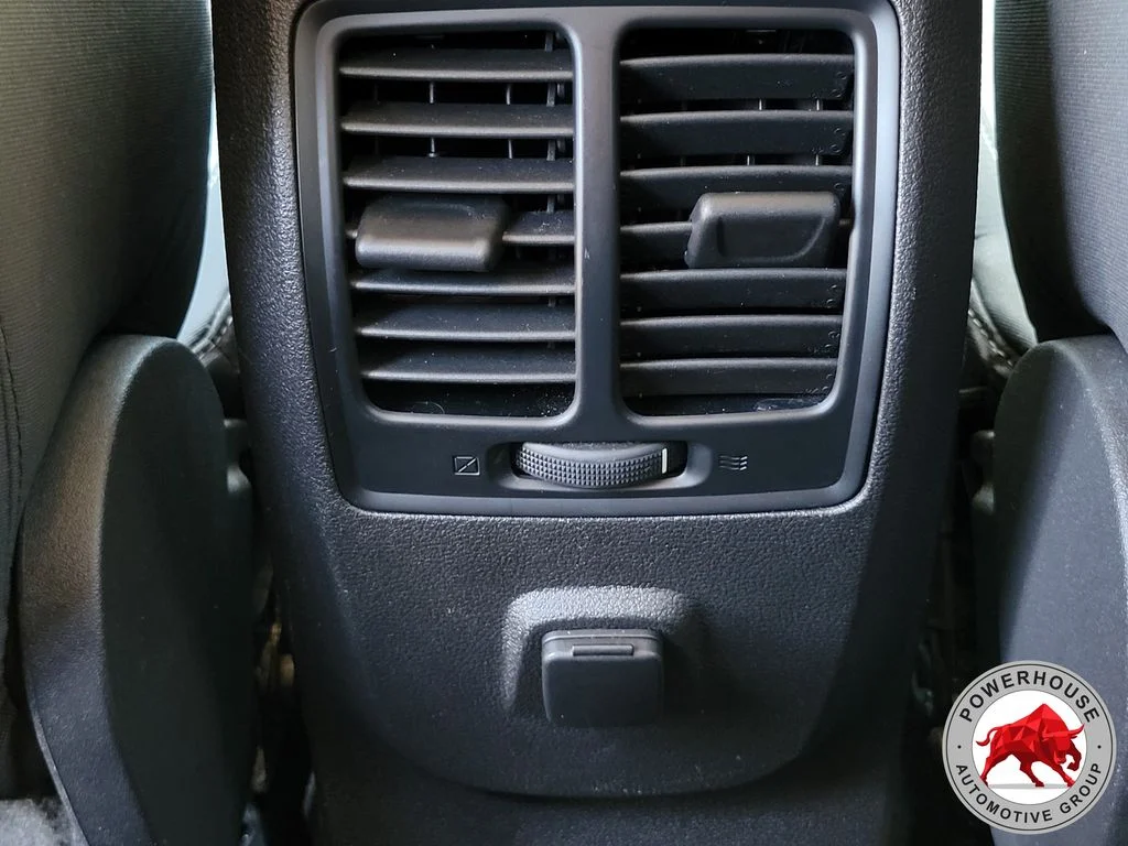 Used 2017 Red Ford SE image 15