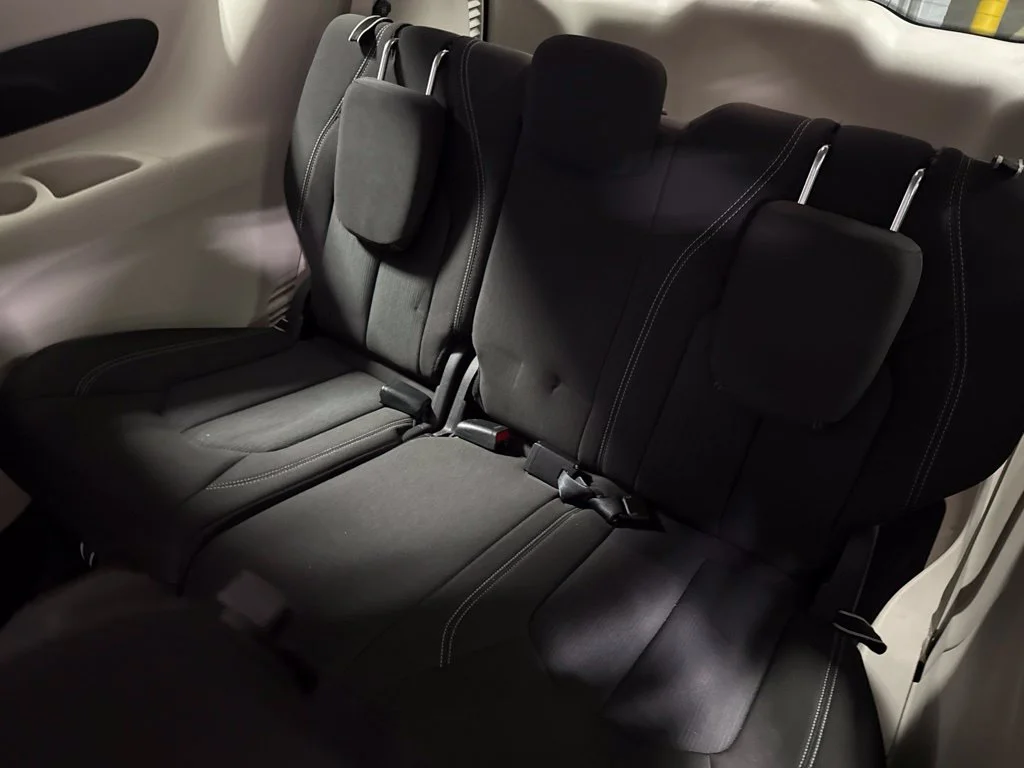 Used 2022 White Chrysler LX image 16