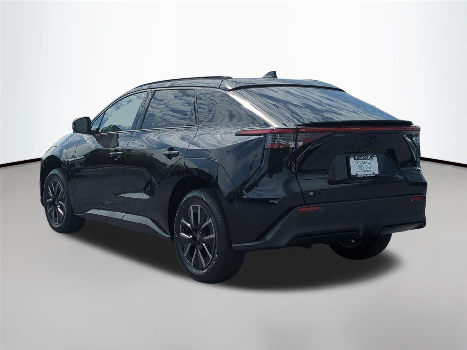 New 2026 Midnight Black Metallic Toyota XLE image 7