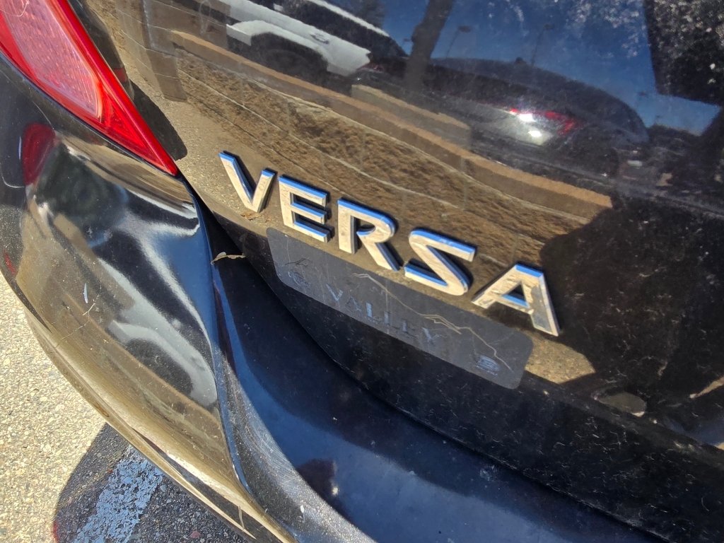 Used 2011 Espresso Black Nissan 1.8 SL image 9