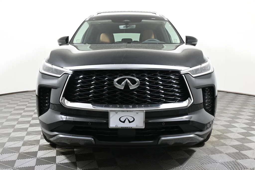 Used 2025 Black INFINITI Sensory image 9