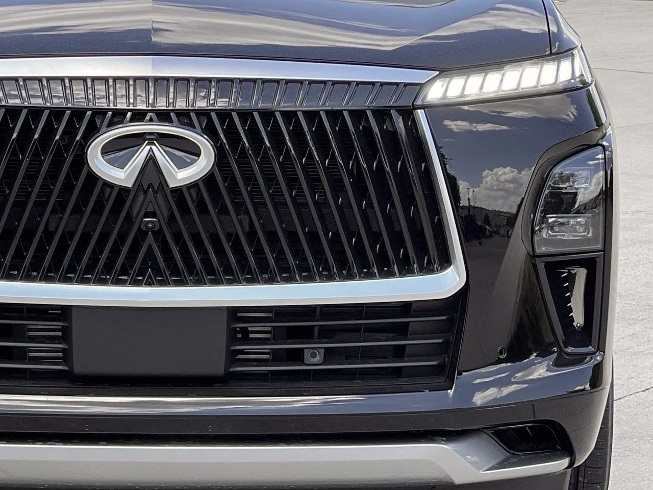 New 2027 BLACK OBSIDIAN INFINITI Luxe 2WD image 8