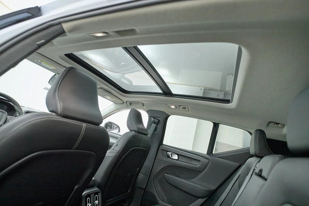 2026 Volvo XC40 Plus - Photo 18