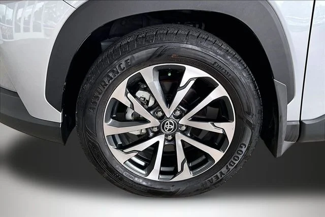 Used 2024 Silver Toyota XLE image 29