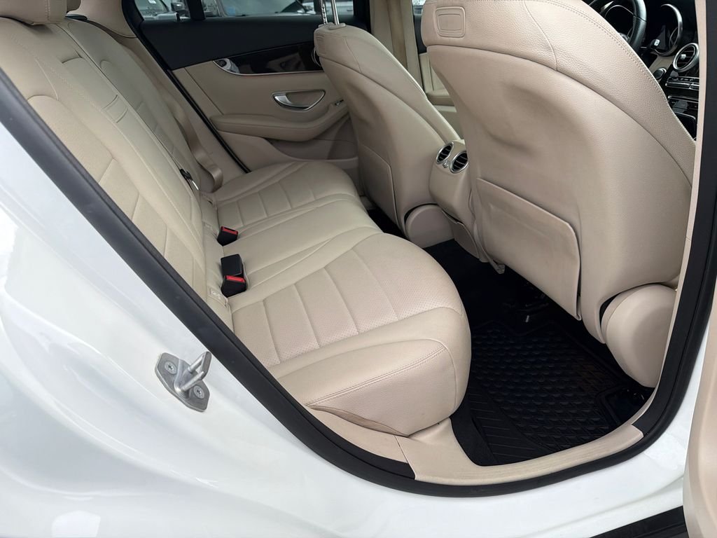 Used 2019  Mercedes-Benz GLC 300 image 15