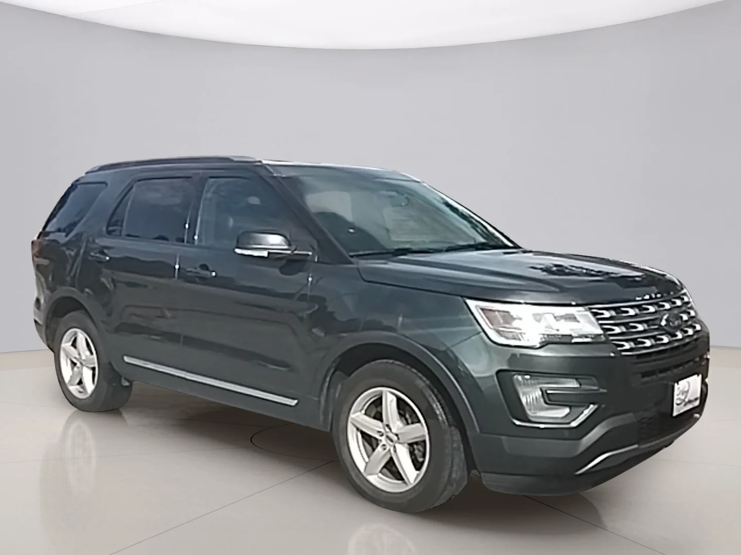 Used 2016 Gray Ford XLT image 7