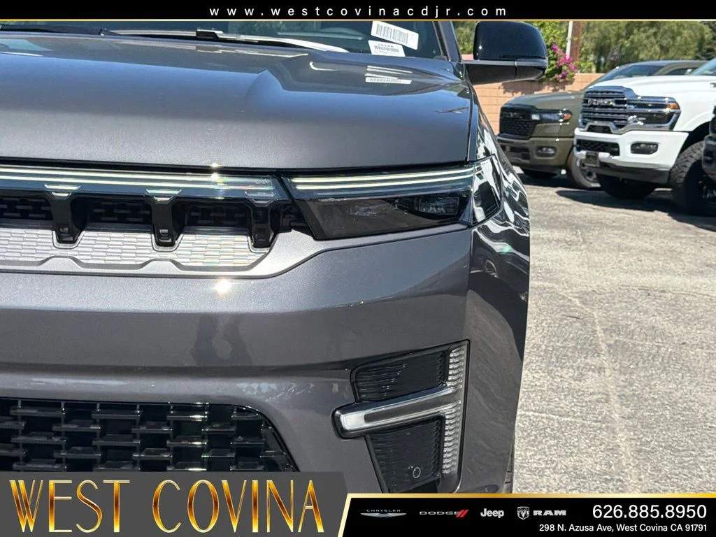 New 2026 Baltic-Gray Metallic Clear-Coat Exterior Paint Jeep Limited Reserve image 13