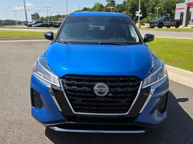 Used 2021 Blue Nissan S image 2