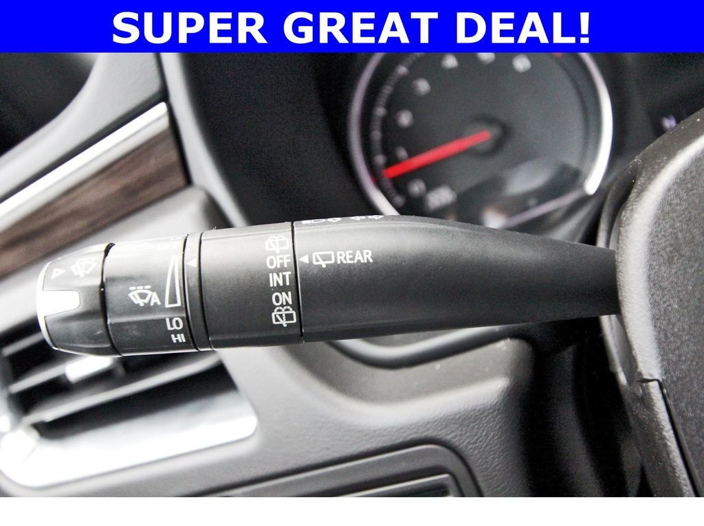Used 2021 Black Chevrolet Z71 image 17
