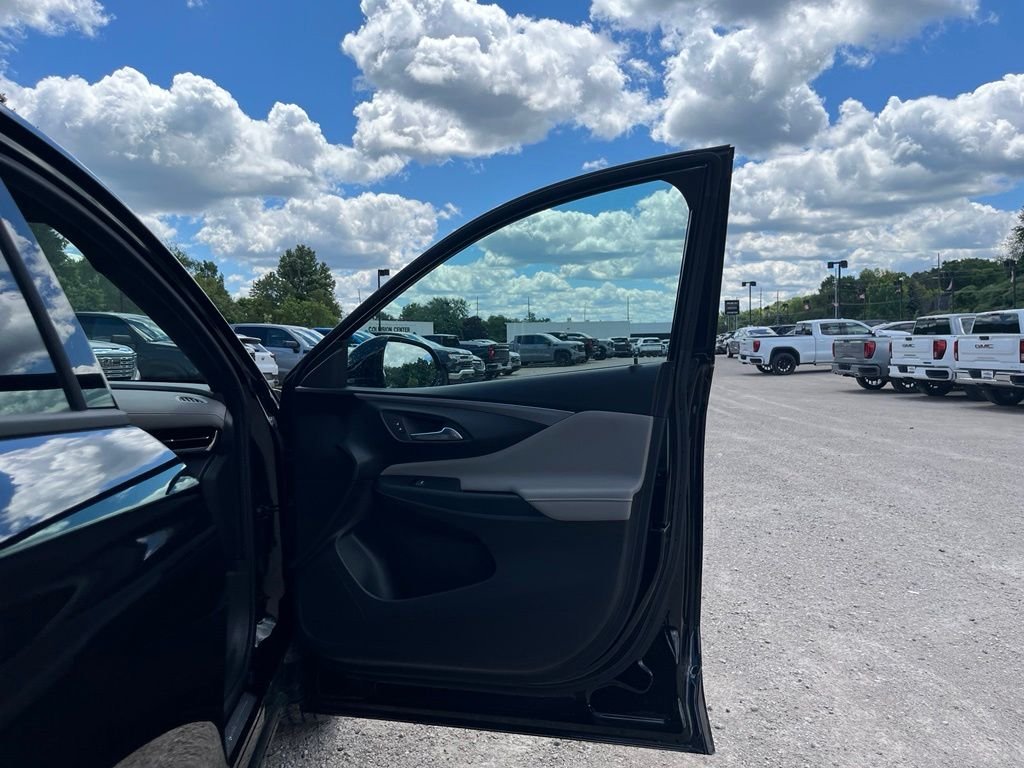 Used 2025 Ebony Twilight Metallic Buick Avenir image 35