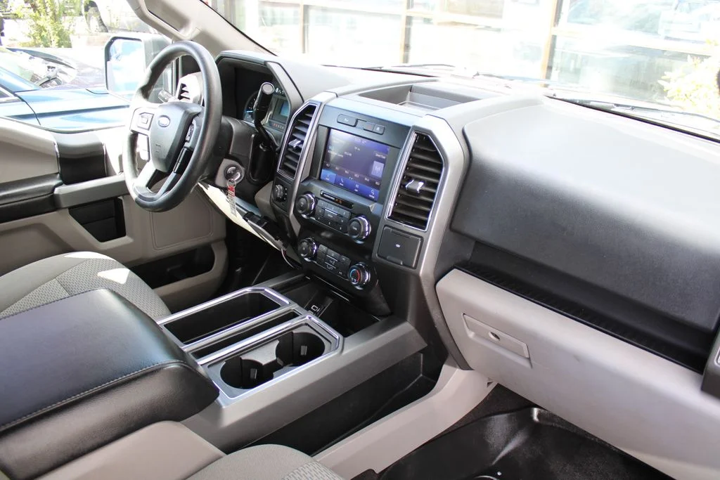 Used 2019 Agate Black Metallic Ford XLT image 18