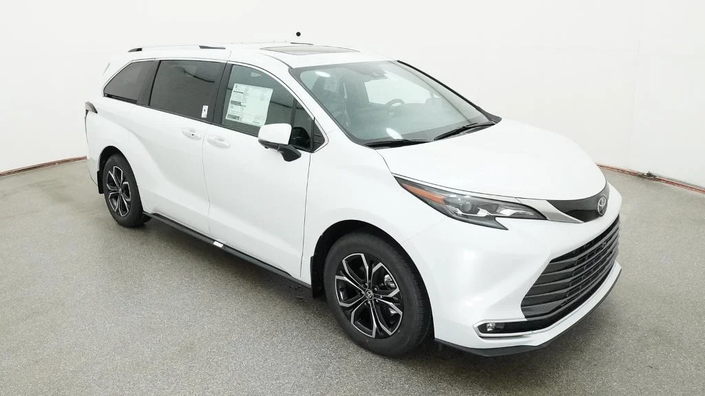 New 2026 Wind Chill Pearl Toyota Platinum image 10