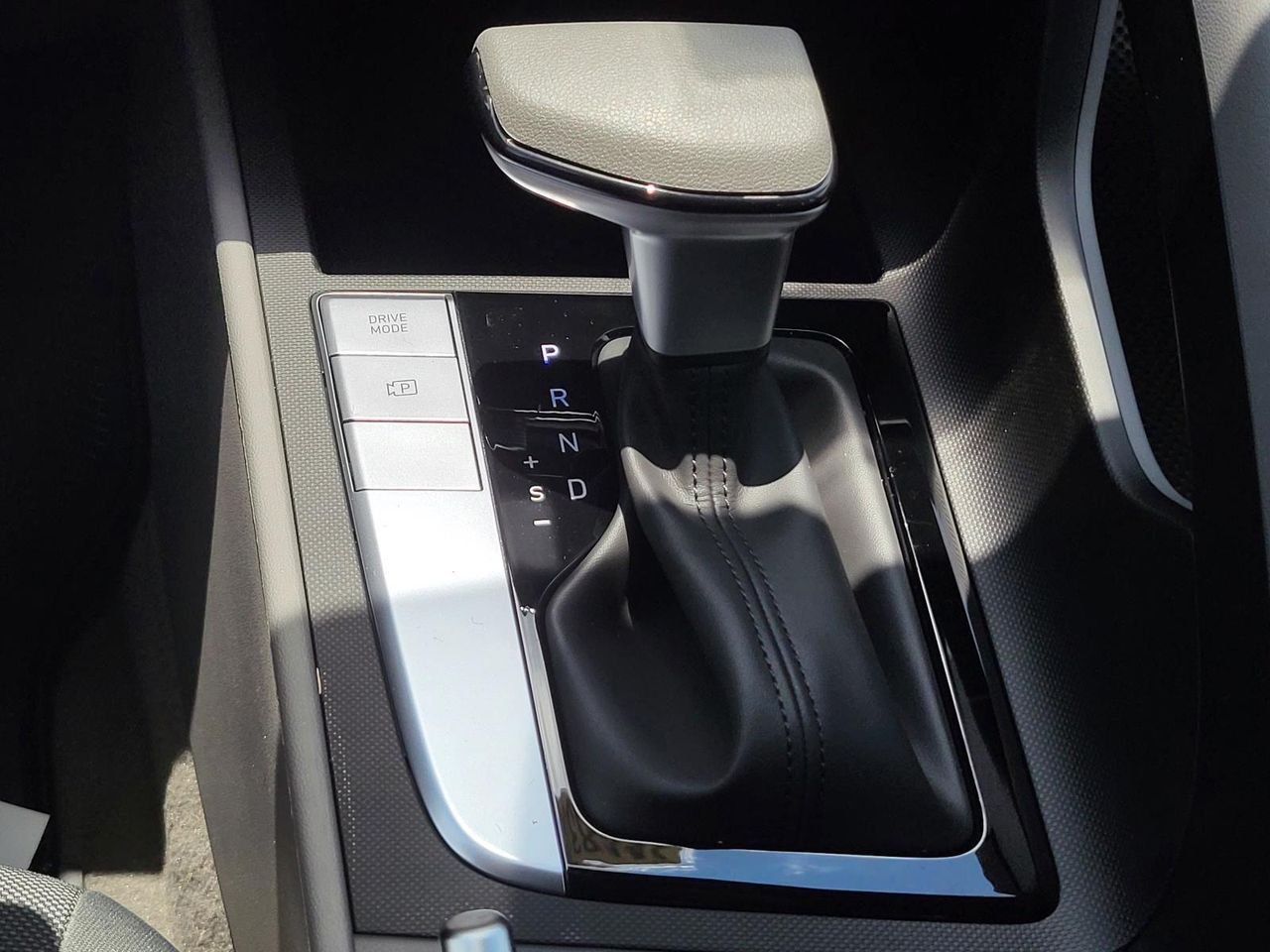 New 2026 Amazon Gray Hyundai SE image 20