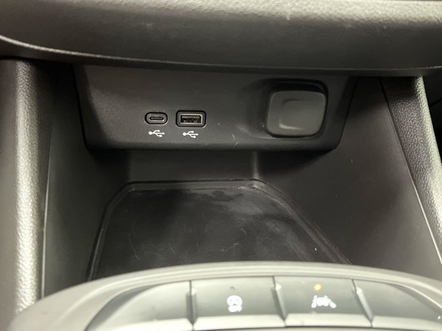 Used 2025 Summit White Buick Preferred image 23