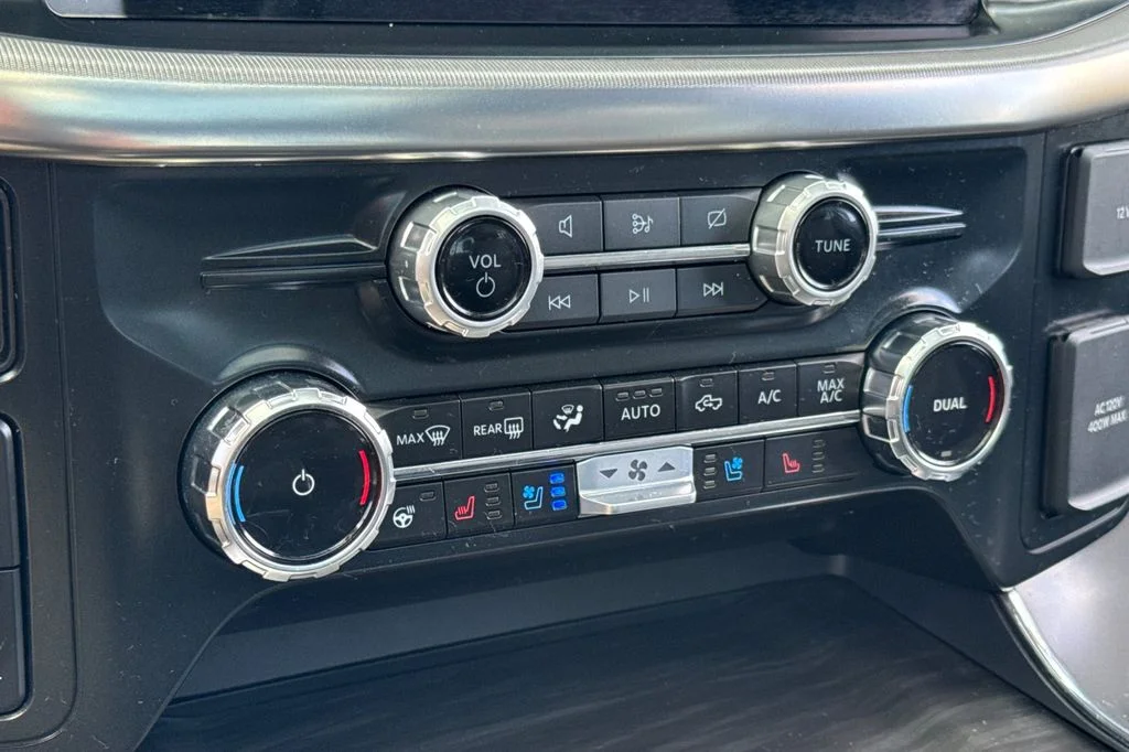 Used 2024 Blue Metallic Ford Lariat image 22