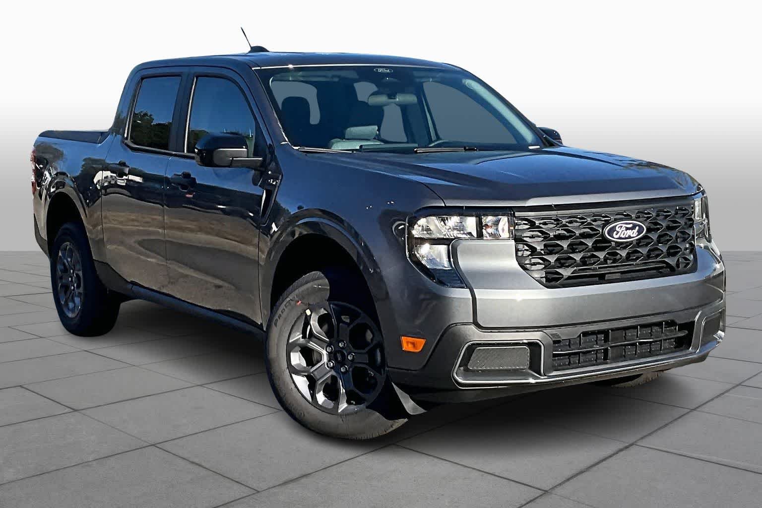 New 2026 Carbonized Gray Metallic Ford XLT image 2