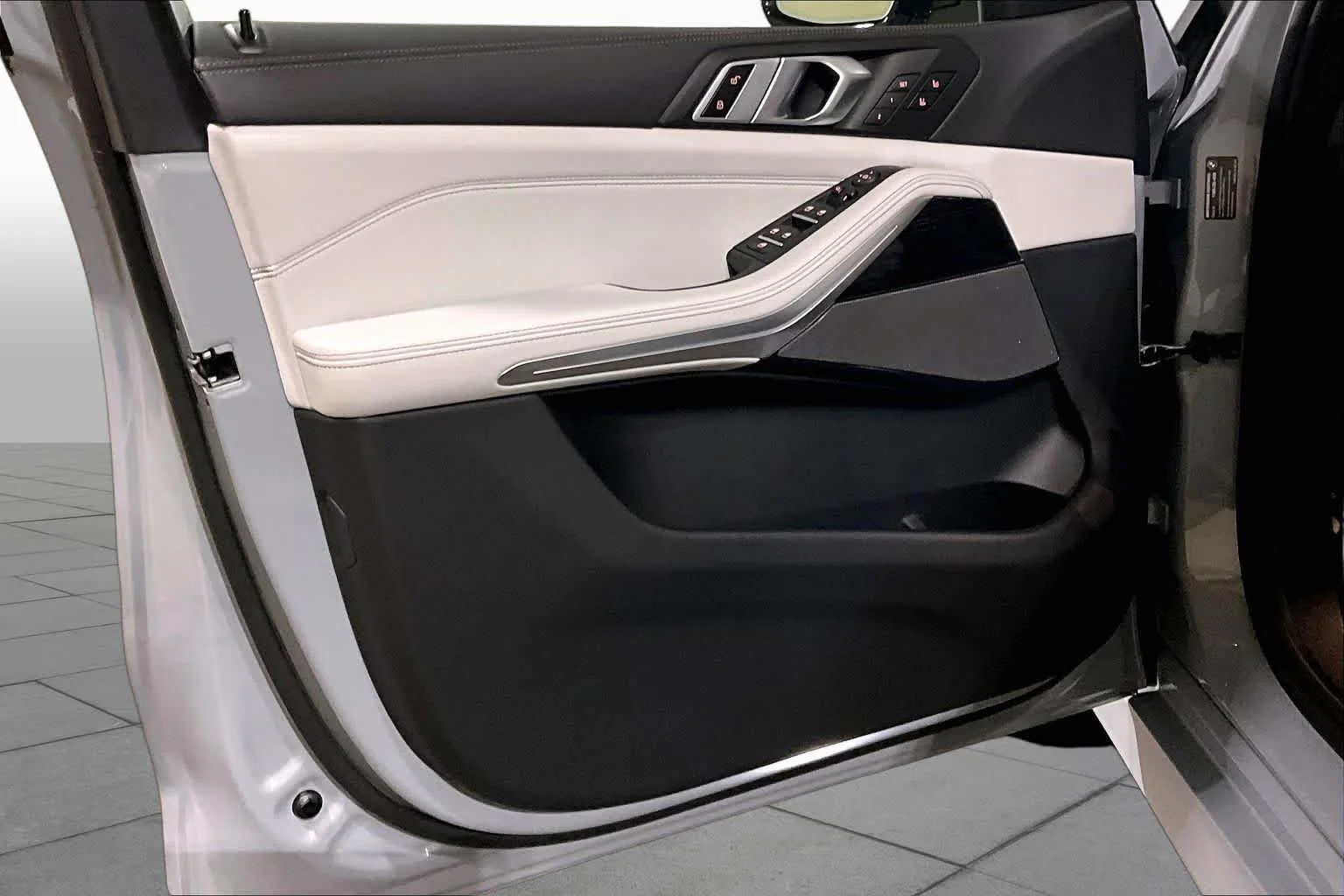 New 2026 Brooklyn Grey Metallic BMW xDrive40i image 11