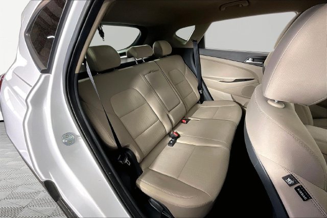 Used 2019 White Hyundai Value image 21