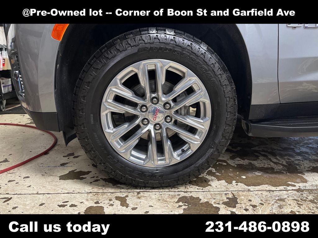 Used 2023  GMC SLE image 11