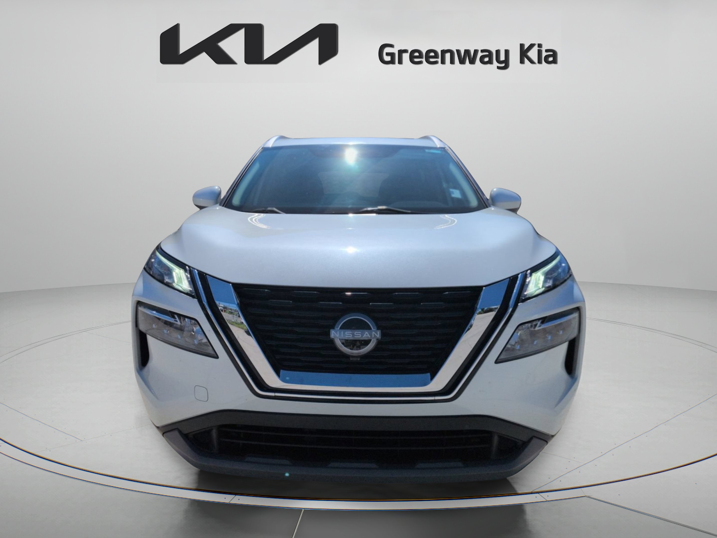 Used 2023 Pearl White Tricoat Nissan SV image 3