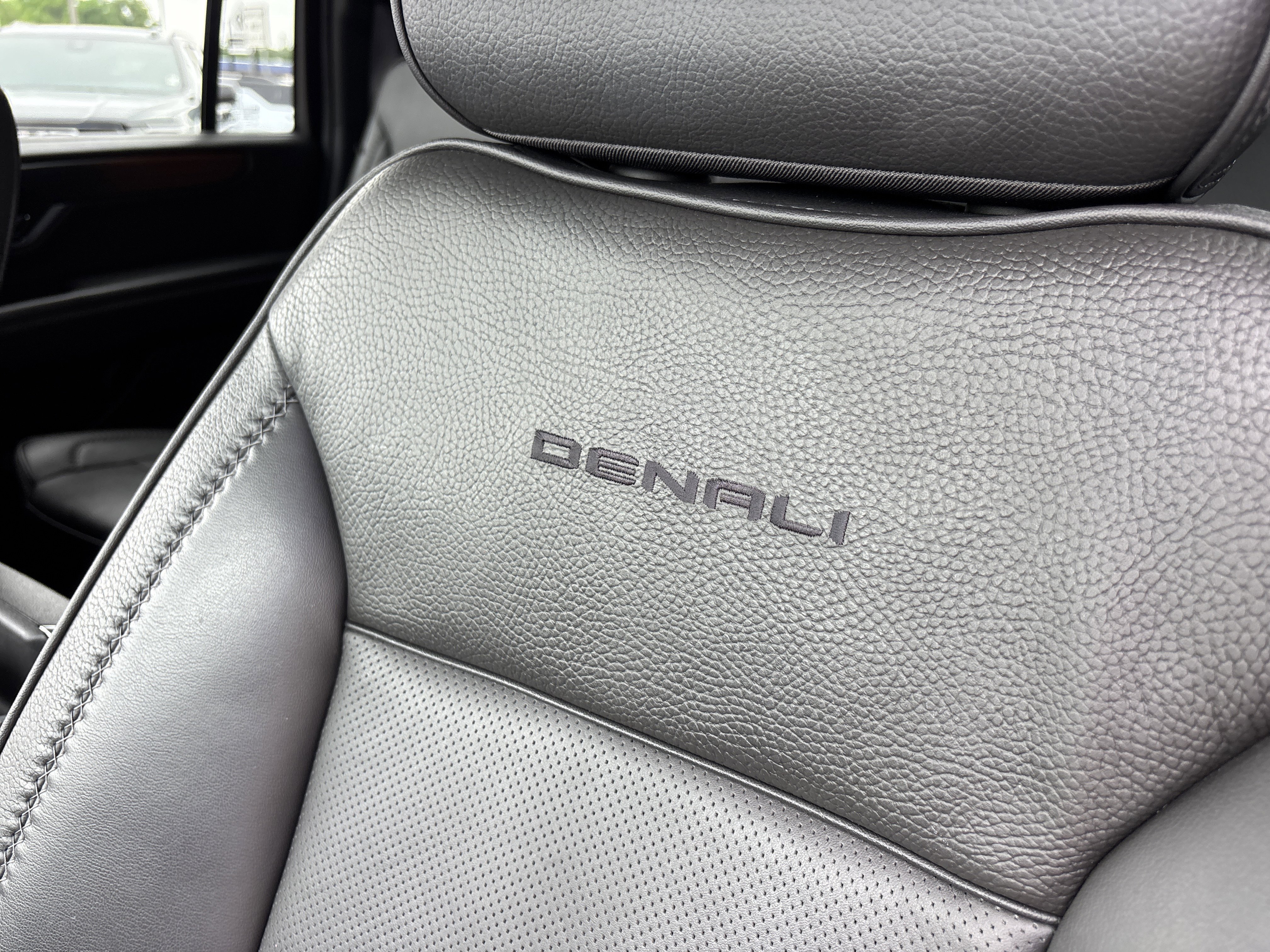 Used 2025 Summit White GMC Denali image 24