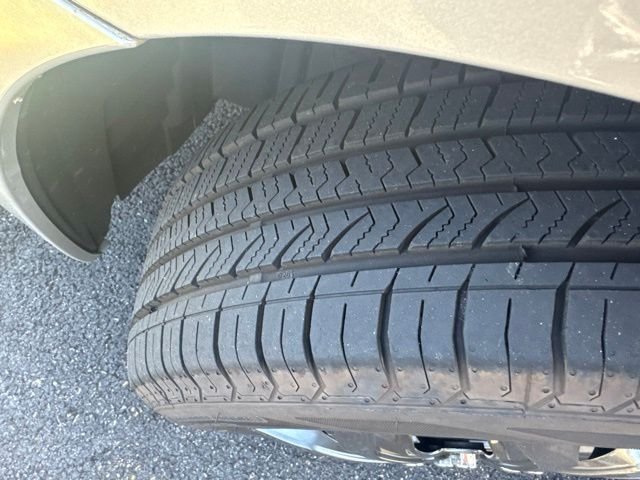 Used 2010 Silver Nissan 2.5 S image 5