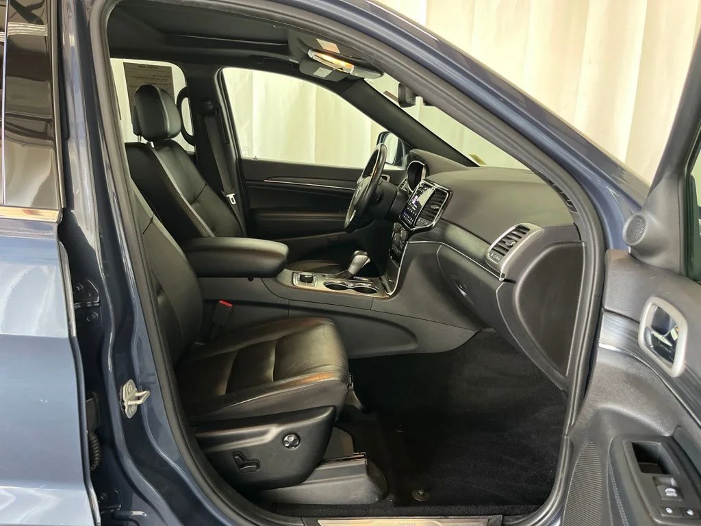 Used 2020 Blue Jeep Limited image 22