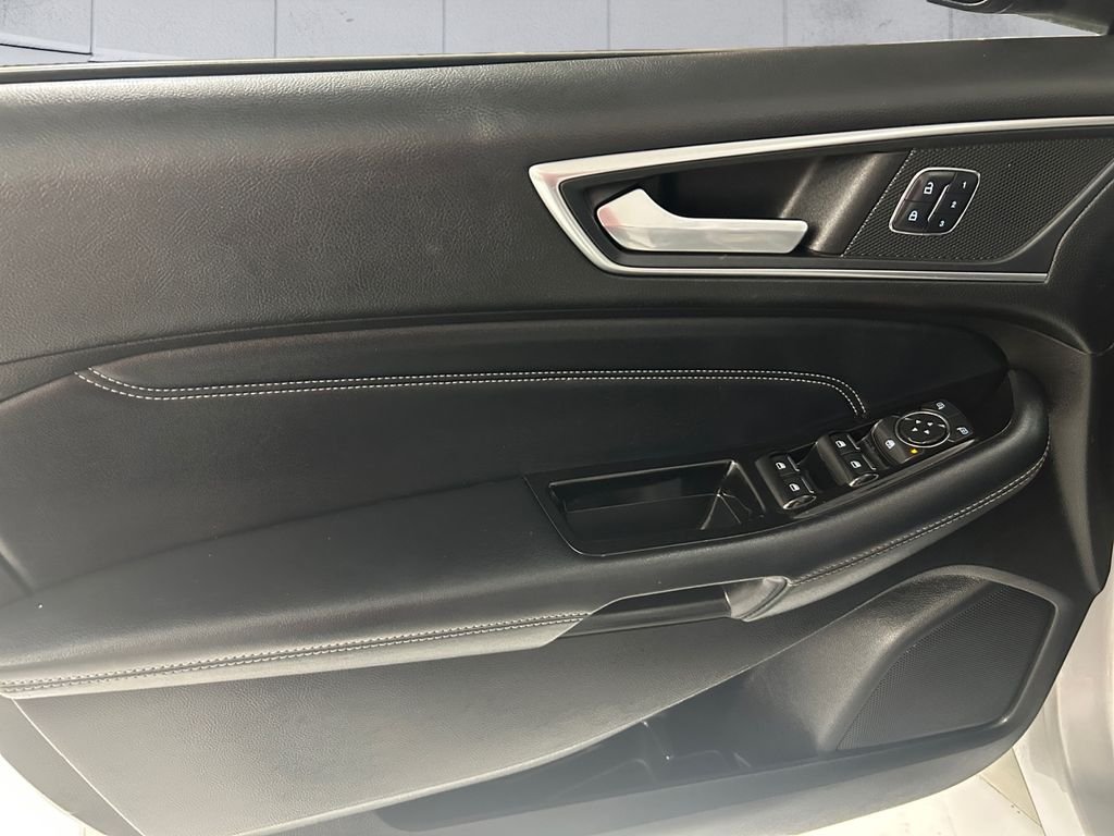 Used 2018 Silver Ford Titanium image 12