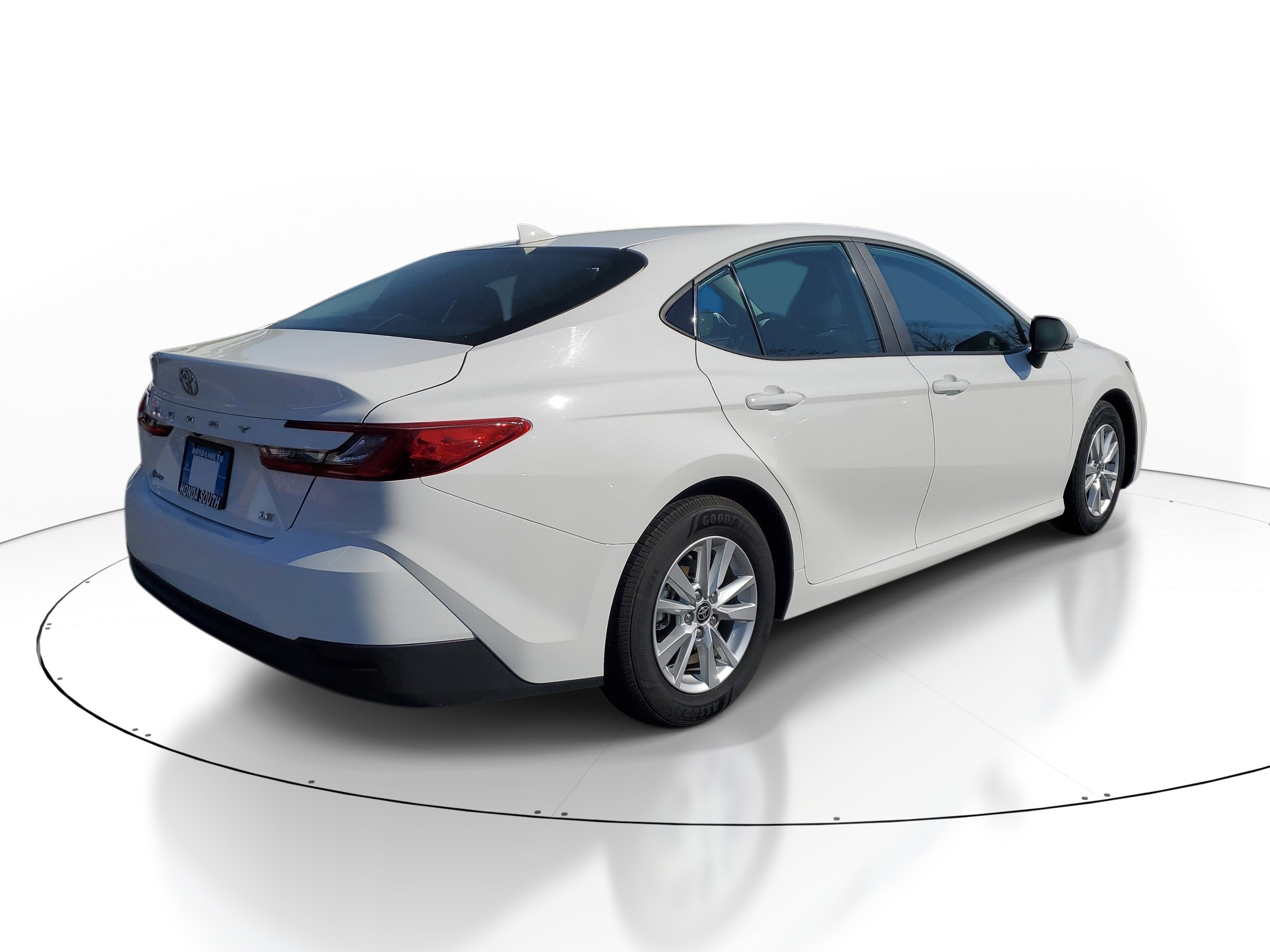 Used 2025 Ice Toyota LE image 6
