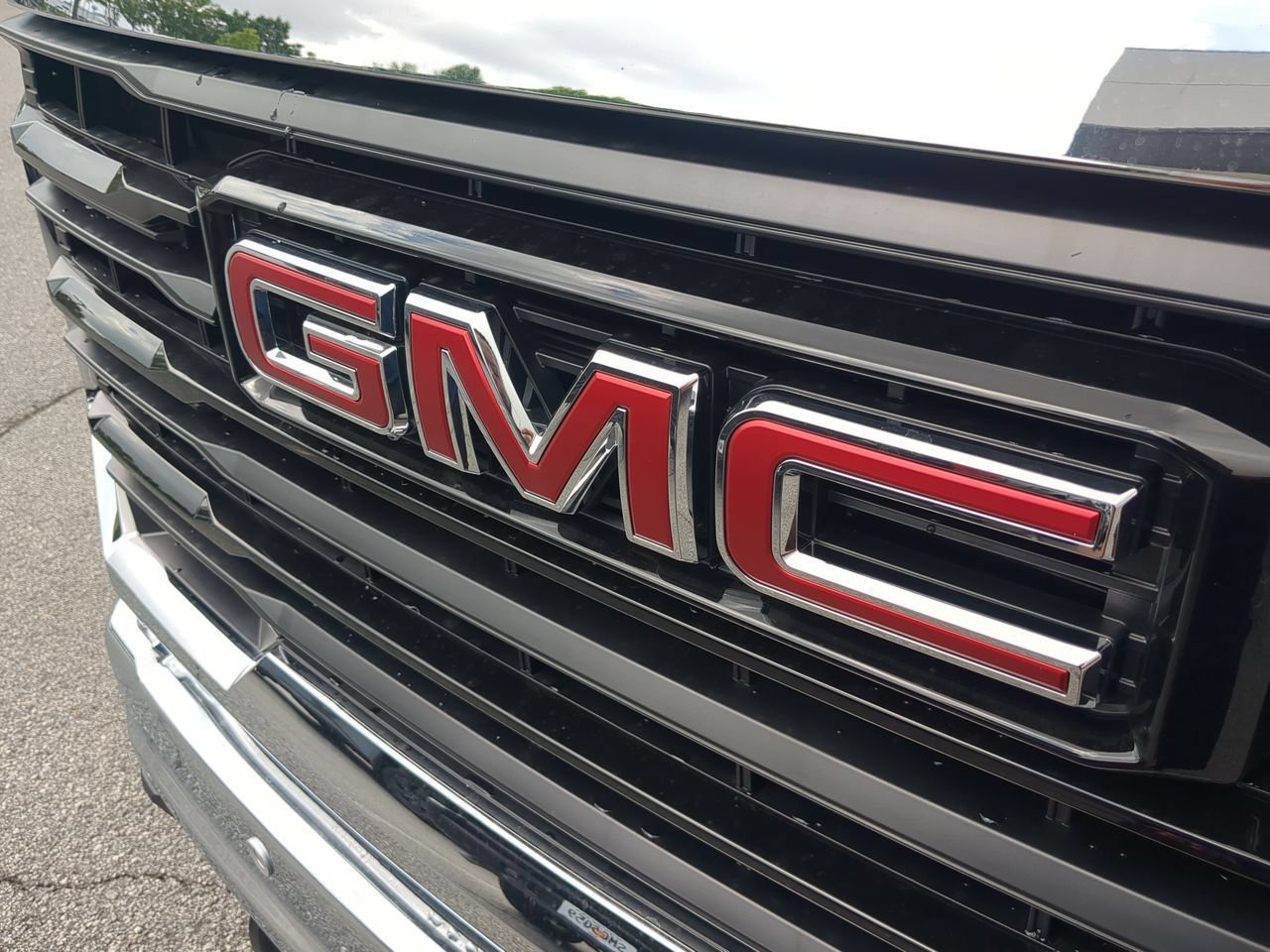 New 2026 Summit White GMC Pro image 29