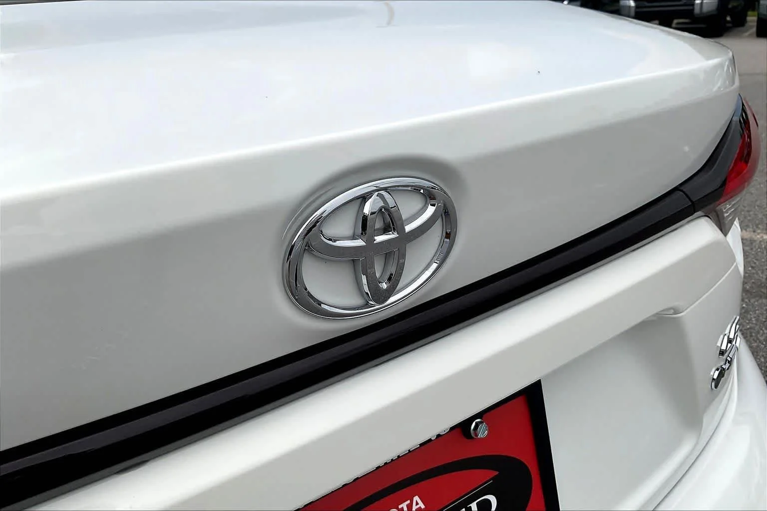 Used 2026 Ice Cap Toyota Hybrid LE image 30