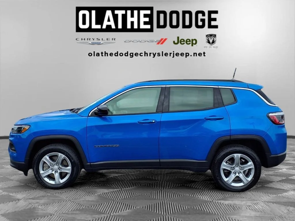 Certified Used 2023 Blue Jeep Latitude image 21