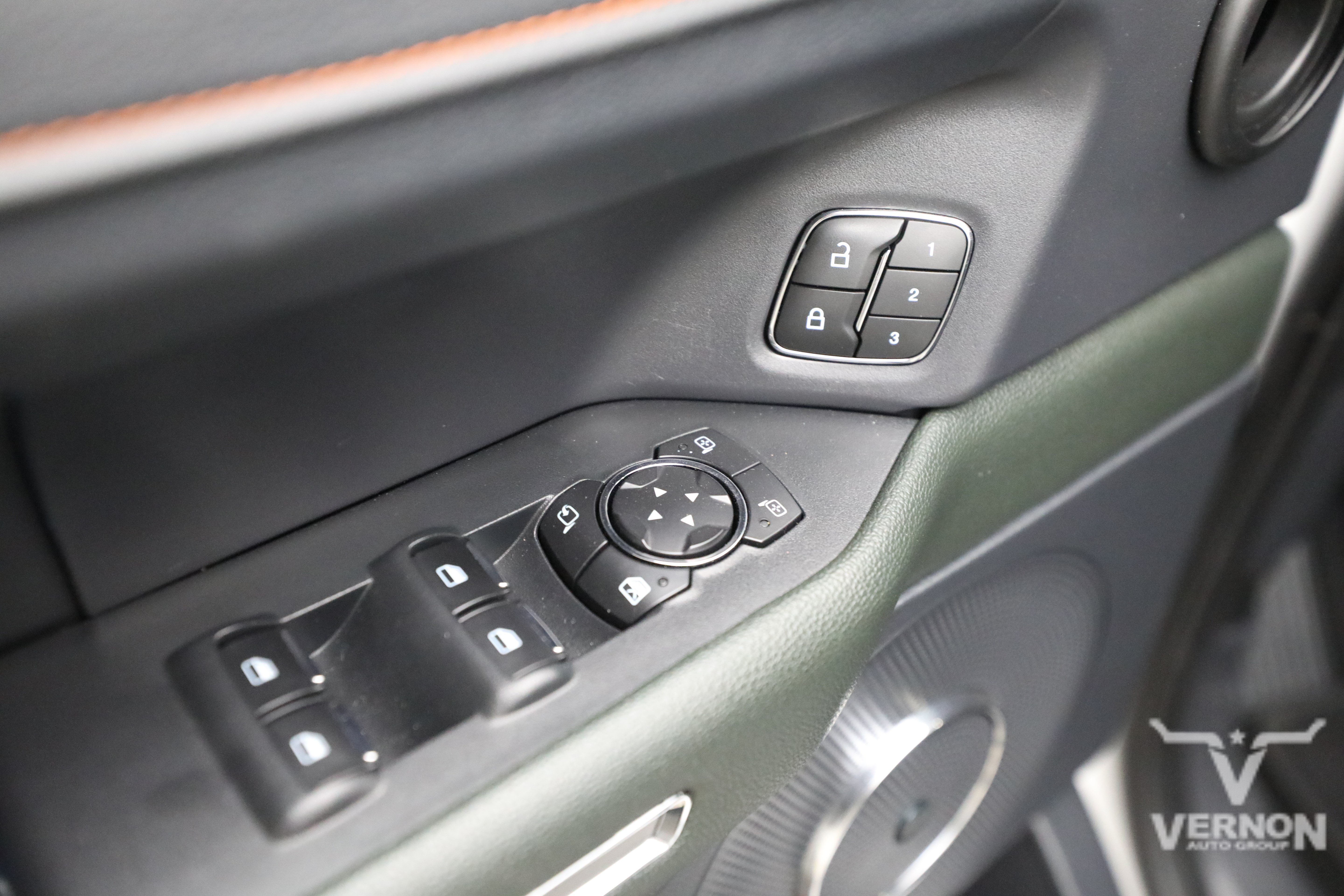 Used 2022 Oxford White Ford Y image 18