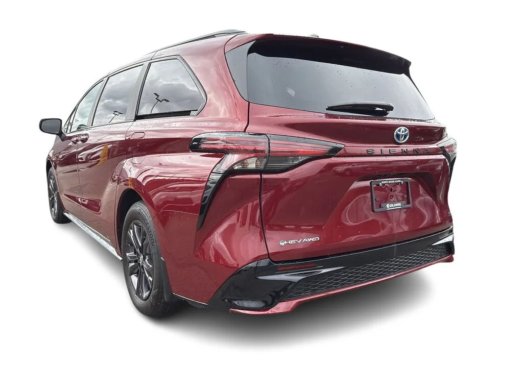 Used 2025  Toyota Sienna XSE AWD 7-Pass Dilawri Certified image 10